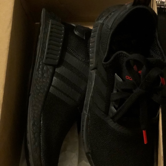 Adidas red and black// best offer - Picture 3 of 4